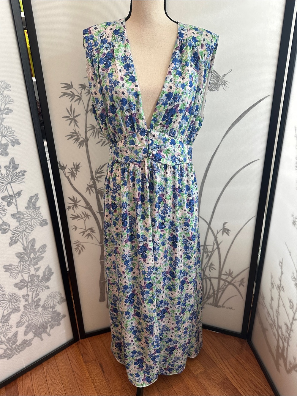 NWT Floral Button Front Low V-Neck Maxi Dress W/Slit Front (see measurements)